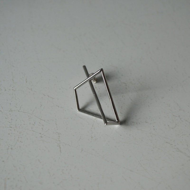 revie objects /〈LINKING〉unsystematic earring 2（LI2-05/06/07/08）