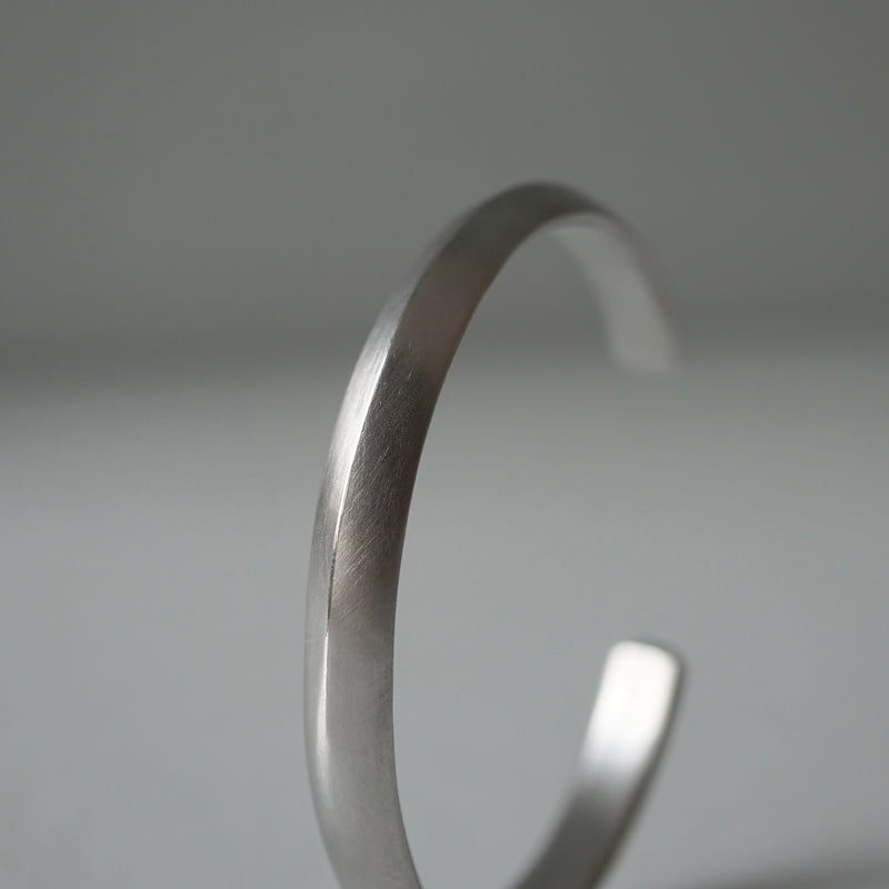 revie objects /〈FLOW〉●▲ oval bangle（FL4-05/06）