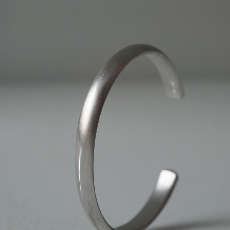 revie objects /〈FLOW〉●▲ oval bangle（FL4-05/06）