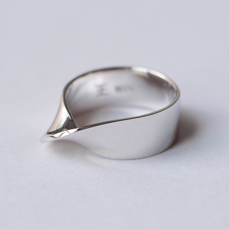 [Limited time only] hatsuyume / [custom-order 】ring SV mobius loop (r-sv-mobi-r)