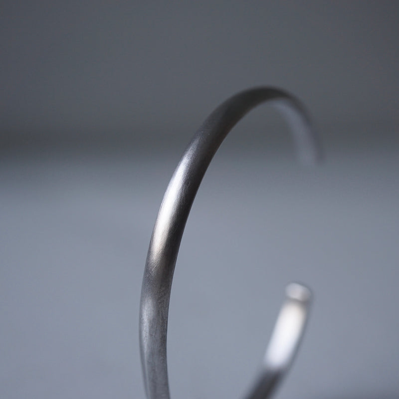 revie objects /〈FLOW〉●▲ oval bangle S（FL4-07/08）