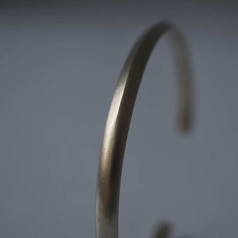 revie objects /〈FLOW〉●▲ oval bangle S（FL4-07/08）