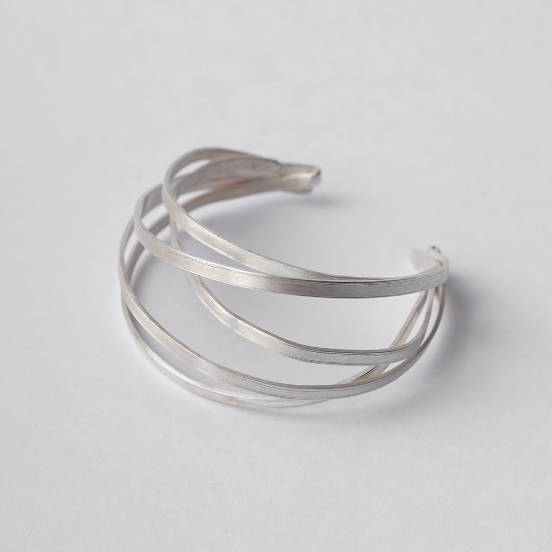 期間限定お値下げ！ＦＵＬＩＧＯＦＵＬＩＧＯＳＩＴＥＤ　シルバーバングル bracelet – Fuligo / Fuligoshed
