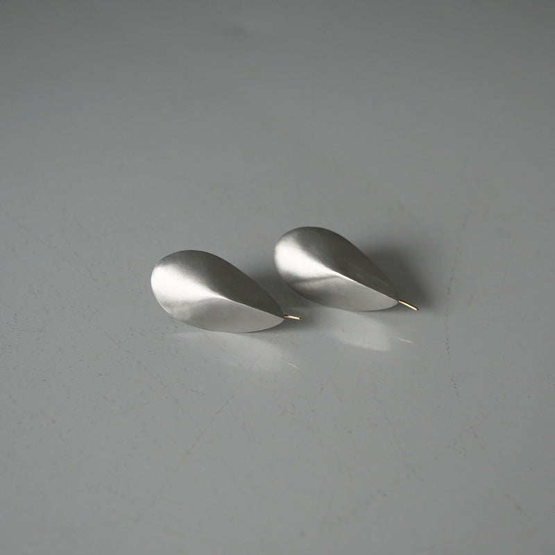 revie objects /〈BREAK〉oval earrings（BR2-05）