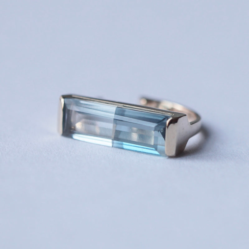 [Limited time only] Hatsuyume / earcuff K10YG 2stone Swiss blue topaz x London blue topaz (c-0y-st2-btbt)