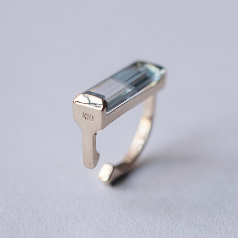 [Limited time only] Hatsuyume / earcuff K10YG 2stone Swiss blue topaz x London blue topaz (c-0y-st2-btbt)