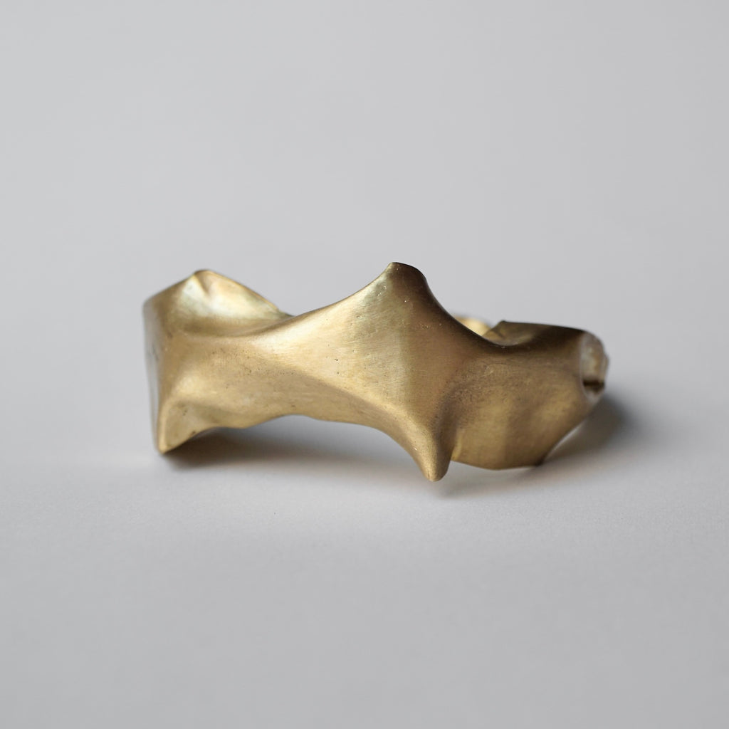 wada maki / Bangle that creates wind brass