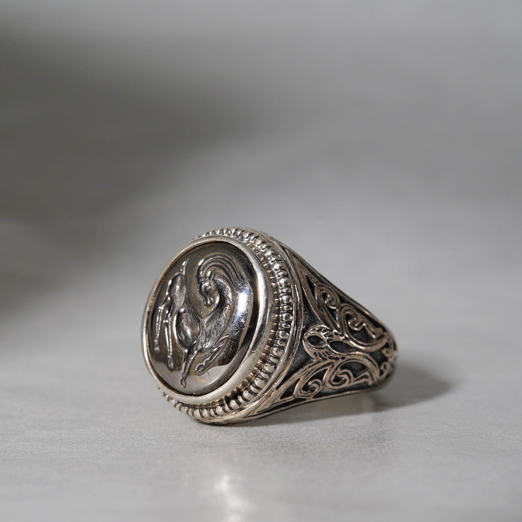 Gerochristo / Antelope Signet Ring GR53