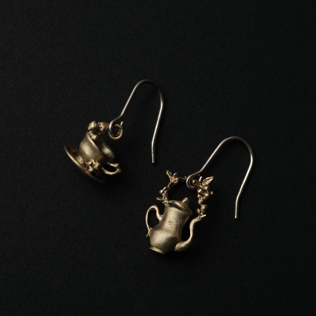 Cocoon / Pot & Cup Earrings Brass