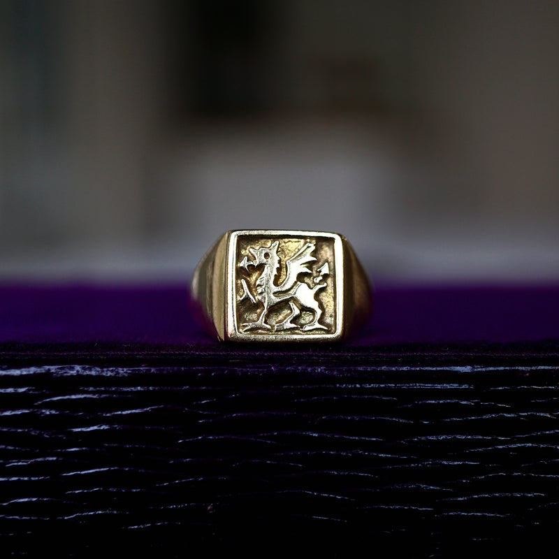 VINTAGE JEWELRY/  Victorian wales signet ring K18