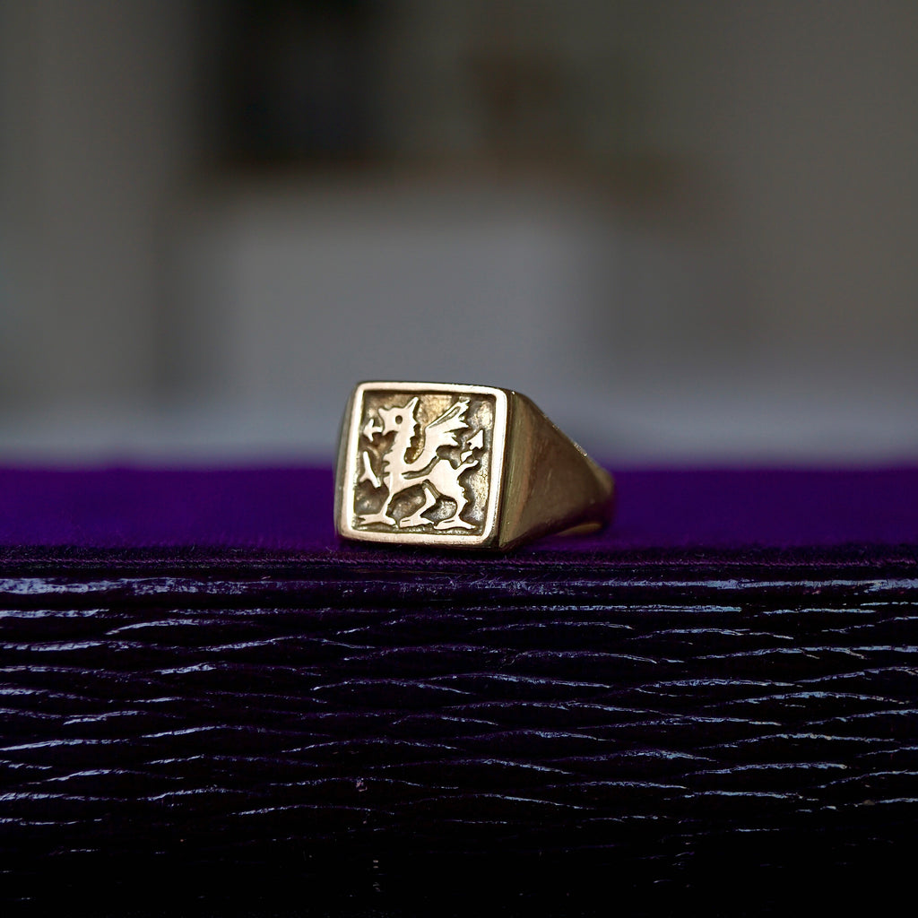 VINTAGE JEWELRY/  Victorian wales signet ring K18