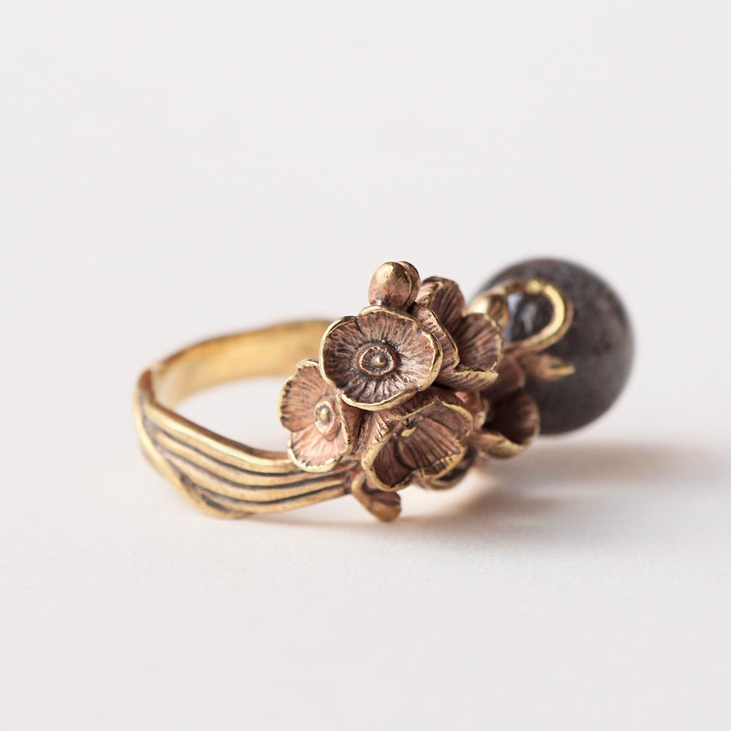 cocoon / ひなげしのリング ラブラドライト brass – Fuligo / Fuligoshed