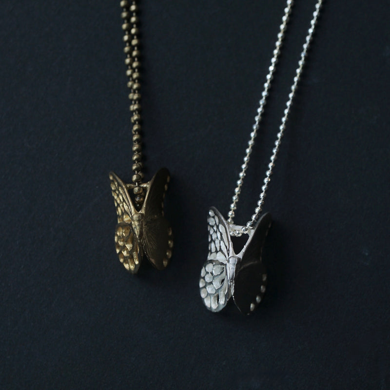 cocoon / Asagi butterfly necklace