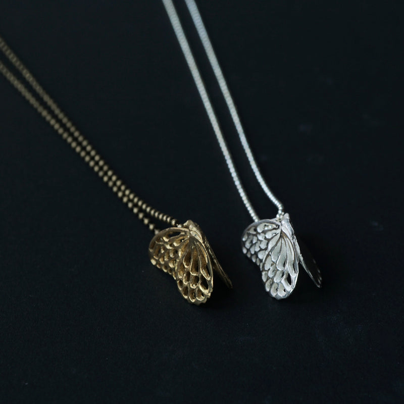 cocoon / Asagi butterfly necklace