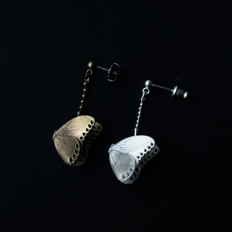 cocoon / Asagi butterfly earrings