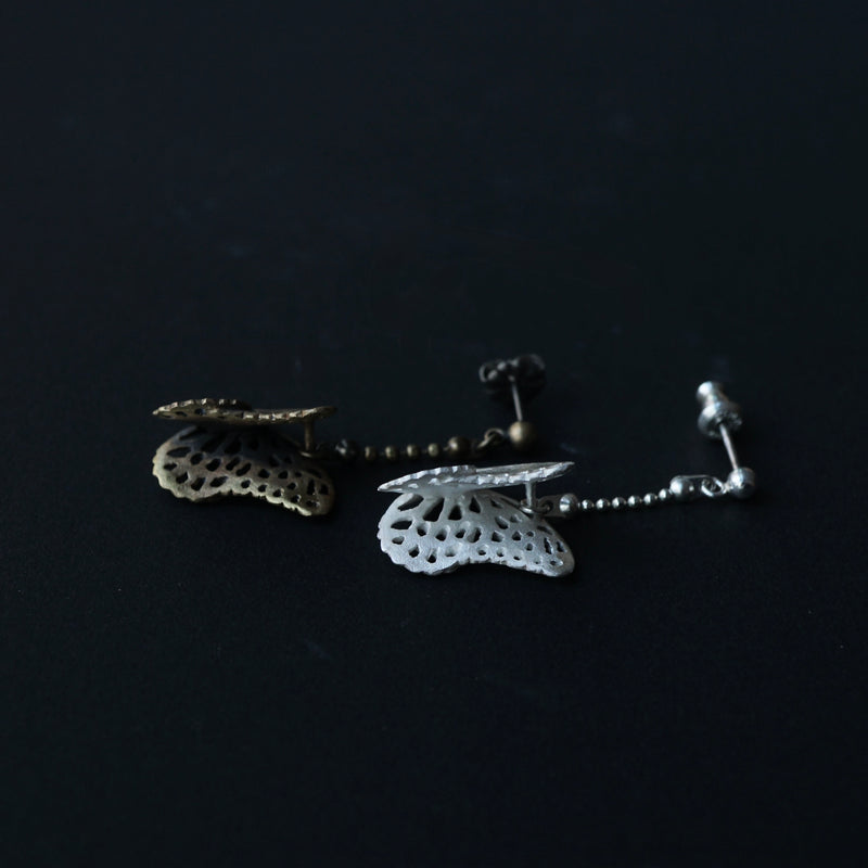 cocoon / Asagi butterfly earrings