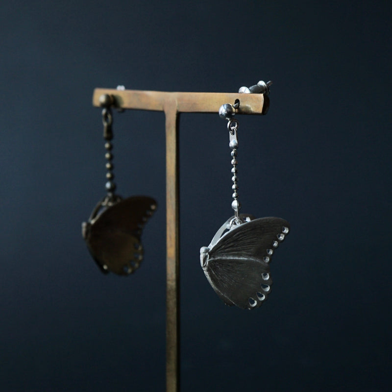 cocoon / Asagi butterfly earrings