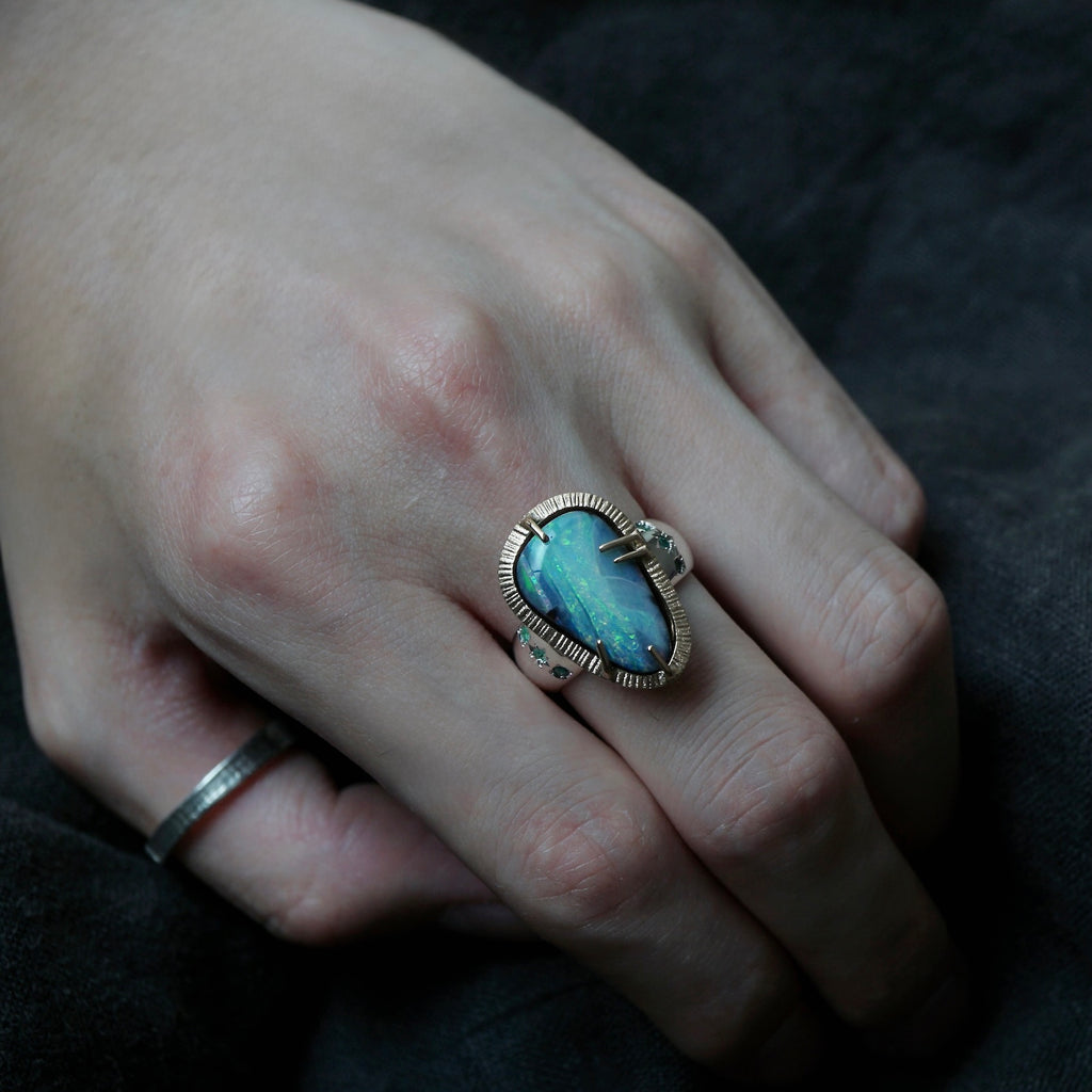 GERMEDEUR / Boulder Opal