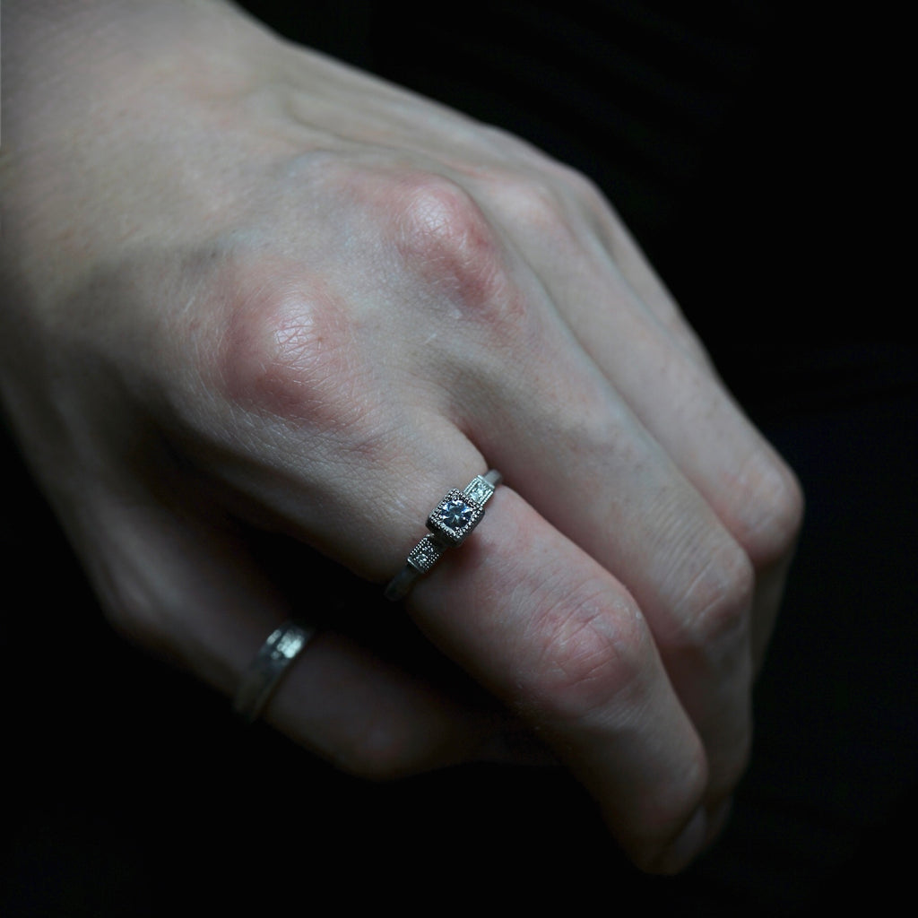 GERMEDEUR / PANDORA CUBE Ring Bicolor Sapphire