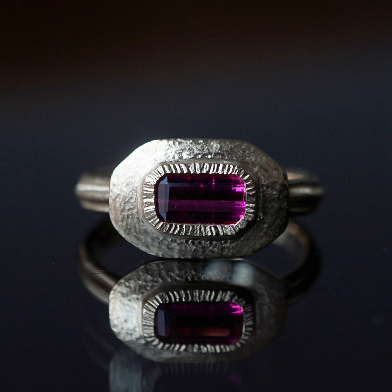 GERMEDEUR / Shield Ring Rubelite