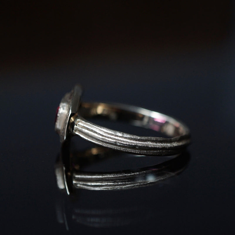 GERMEDEUR / Shield Ring Rubelite