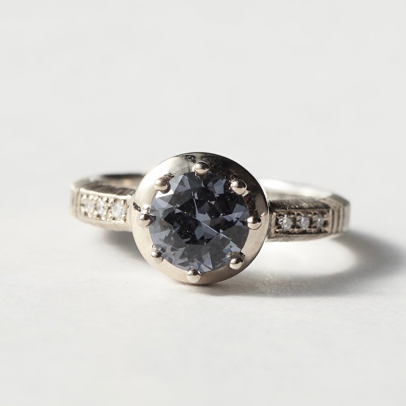 GERMEDEUR / QUEEN RING Blue Spinel