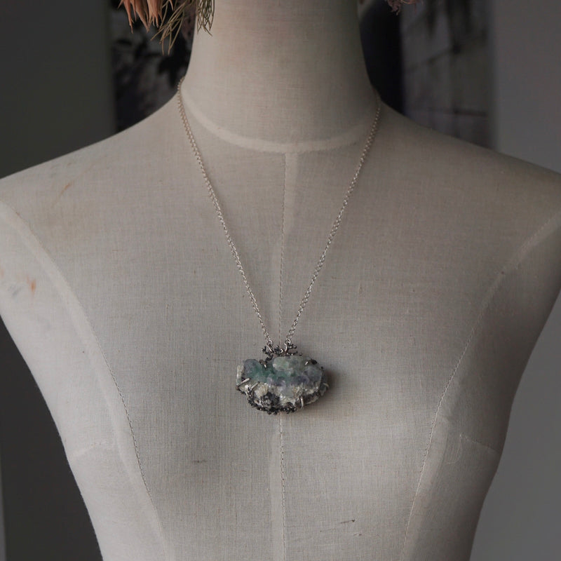 yuka ishikawa / Fluorite, a planet living at night