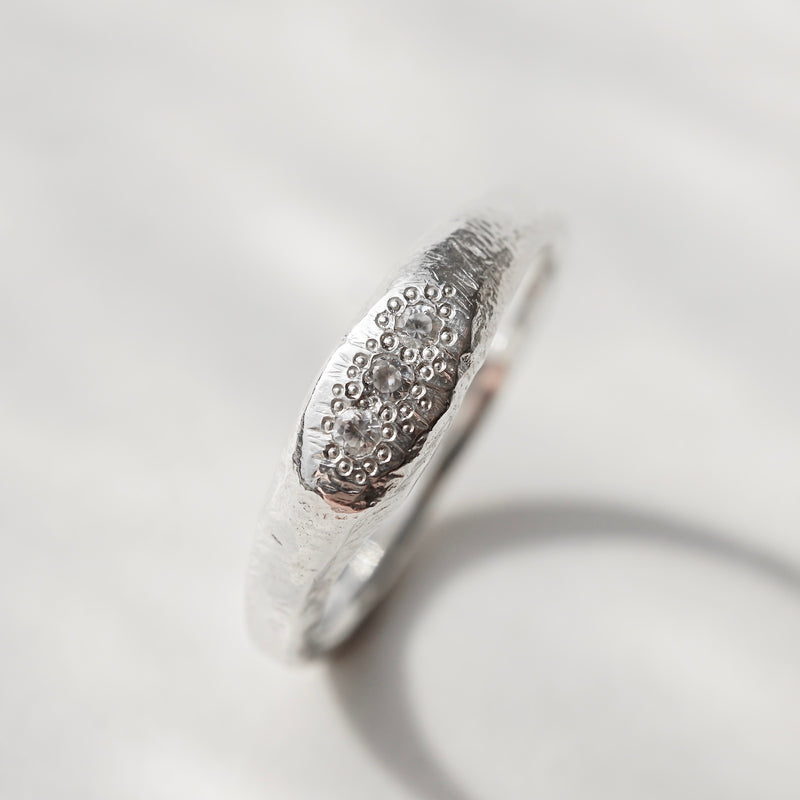 MIKU FUKAMITSU / 火粒 – Fuligo / Fuligoshed