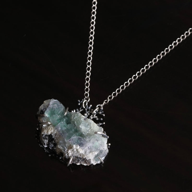 yuka ishikawa / Fluorite, a planet living at night