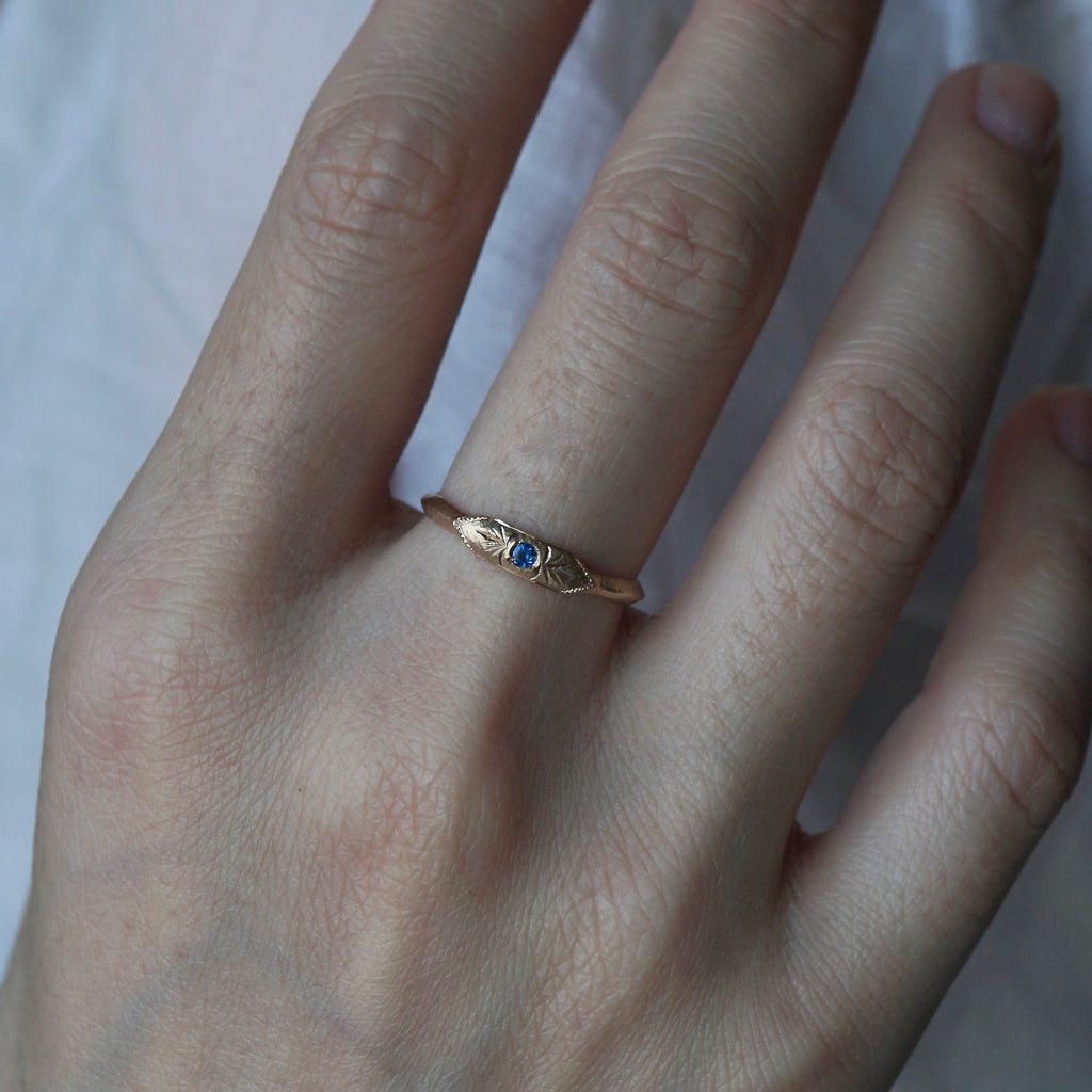 GERMEDEUR / Round stacking ring Cobalt spinel