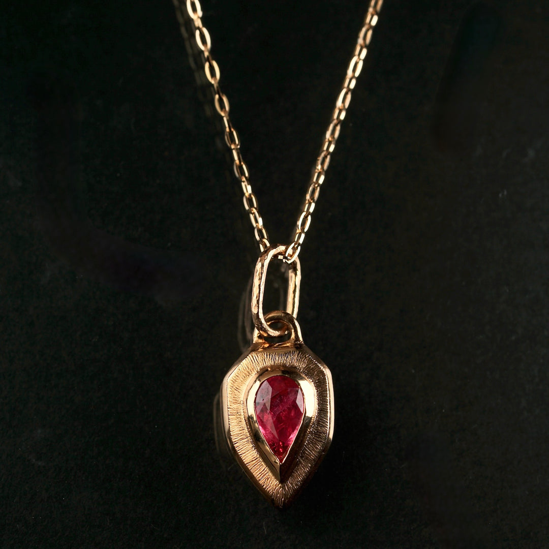 necklace – Fuligo / Fuligoshed