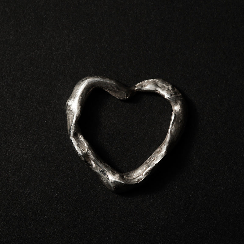 yuka ishikawa / "HERT" ring size 15