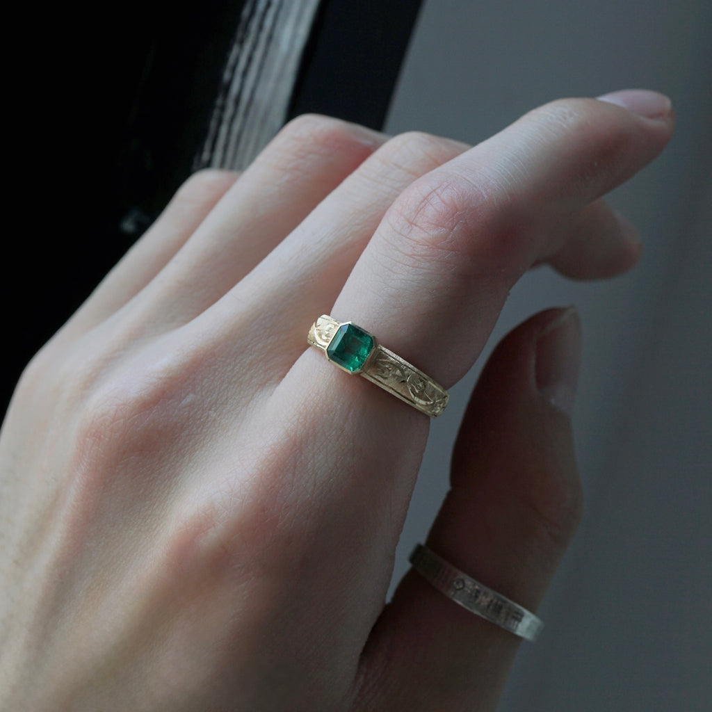 Kagann / Lale stone ring エメラルド