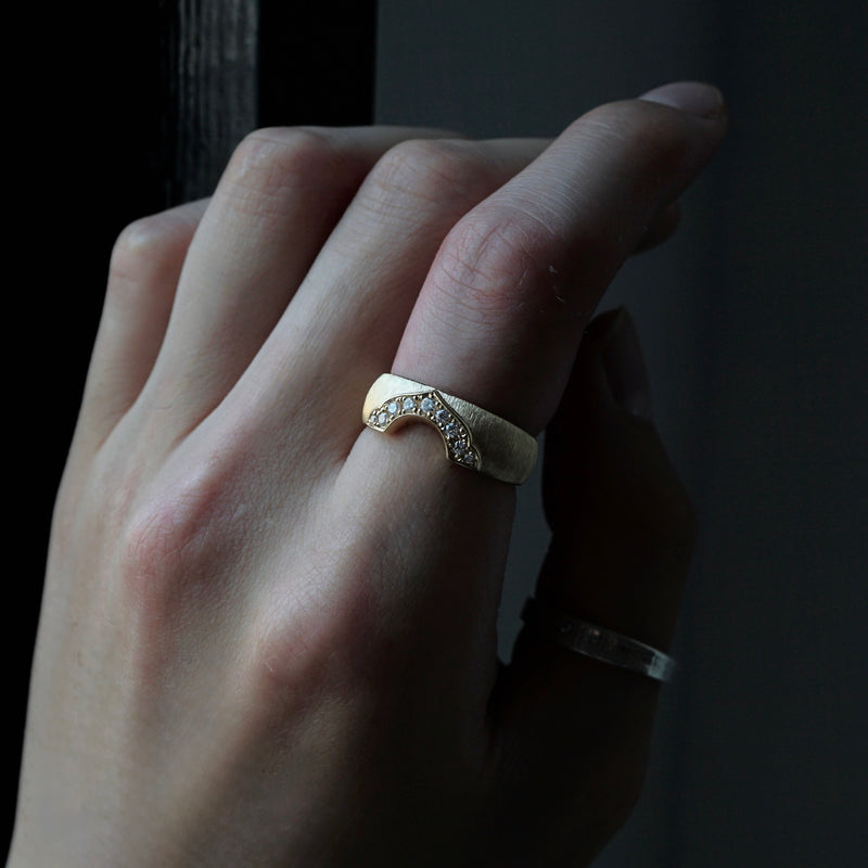 Kagann / Moroccan band ring K18YG（筋彫り）