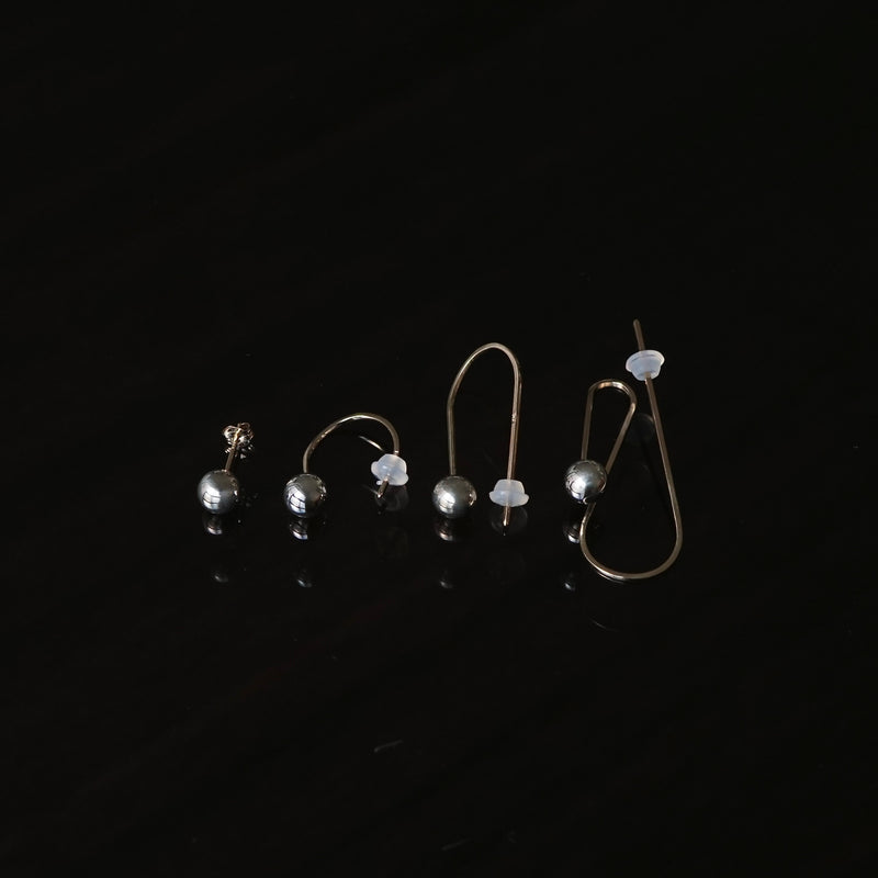 revie objects /〈FLOW〉dot earring 4（FL02-09）