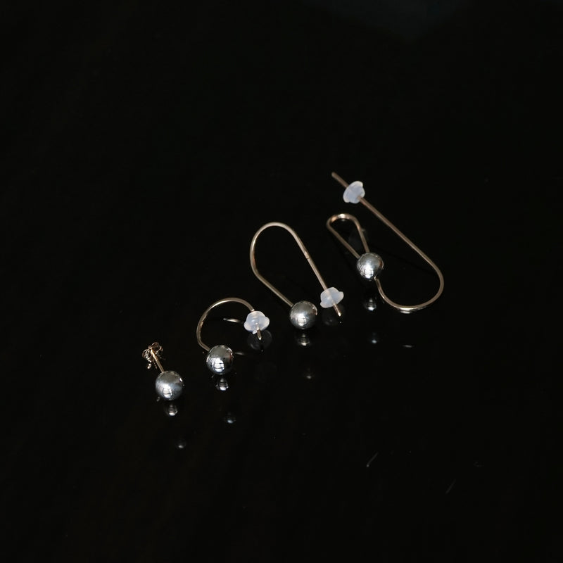 revie objects /〈FLOW〉dot earring 2（FL02-07）