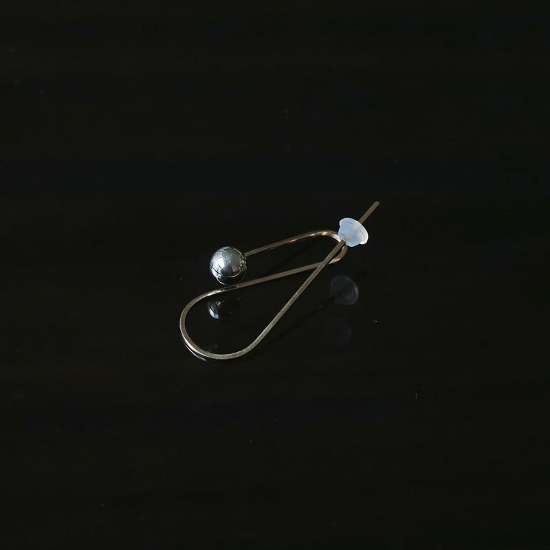 revie objects /〈FLOW〉dot earring 4（FL02-09）