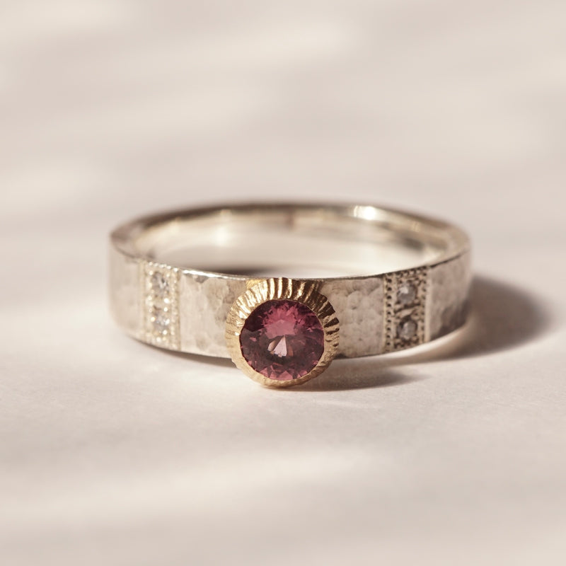 GERMEDEUR / Castle Ring Pink Spinel