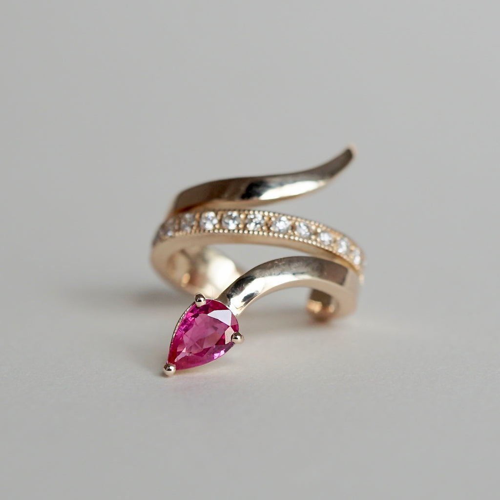 Kagann / Snake earcuff Ruby (for right ear)