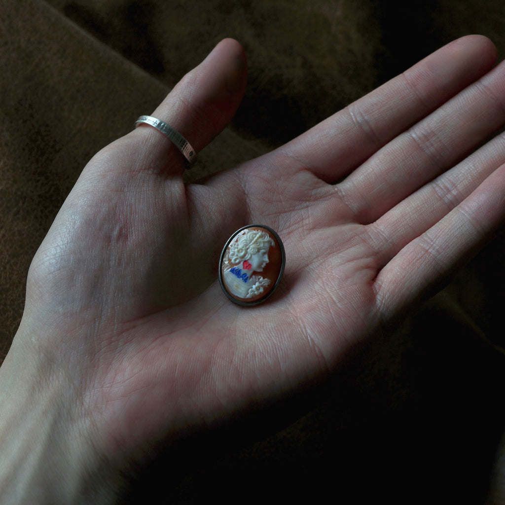 HIYU HAMASAKI / TATTOO CAMEO BROOCH 12