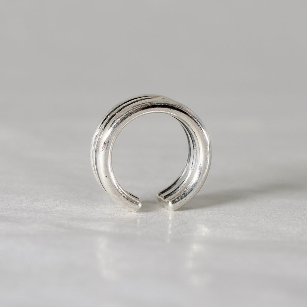 Sumiiro / Coil big ear cuff