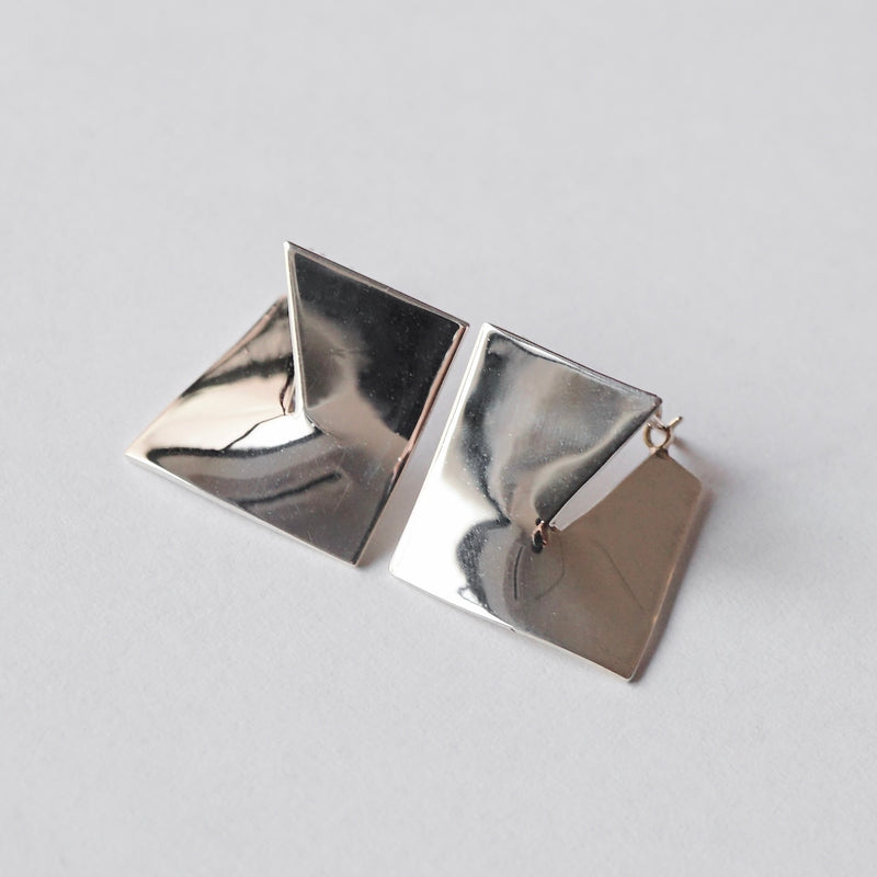 uM/WARP PIERCED EARRINGS (um-wpP01 _CM)