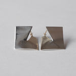 uM/WARP PIERCED EARRINGS (um-wpP01 _CM)