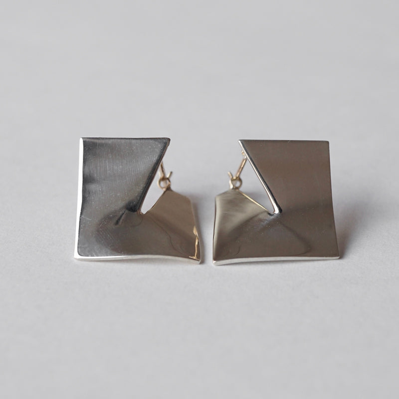 uM / WARP PIERCED EARRINGS（um-wpP01 _CM）