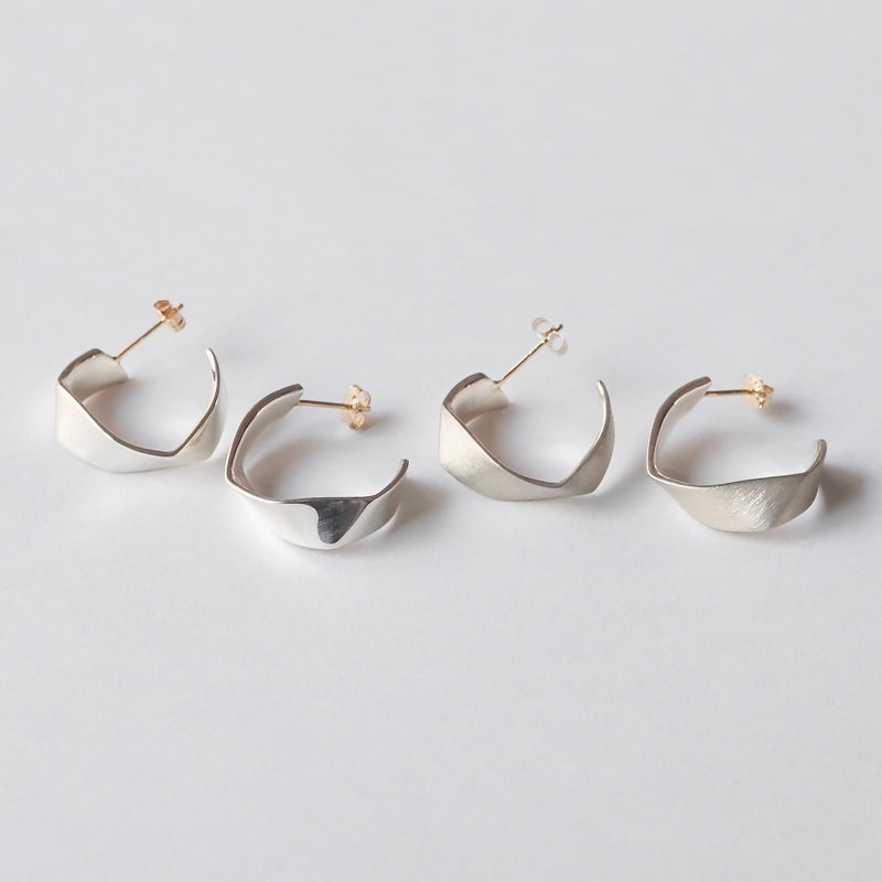 uM / FOLDING METAL PIERCED EARRINGS (um-fmP03_CM/mt)