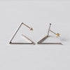 uM / DIVISION TRIANGLE PIERCED EARRINGS B (um-dvP04 _CM)