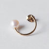 uM / UNIO ARCHI PEARL PIERCED EARRING (um-uoP62 _18YG)