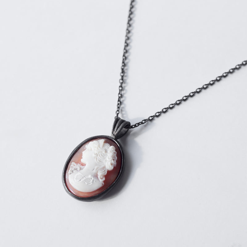 HIYU HAMASAKI / TATTOO CAMEO NECKLACE 11