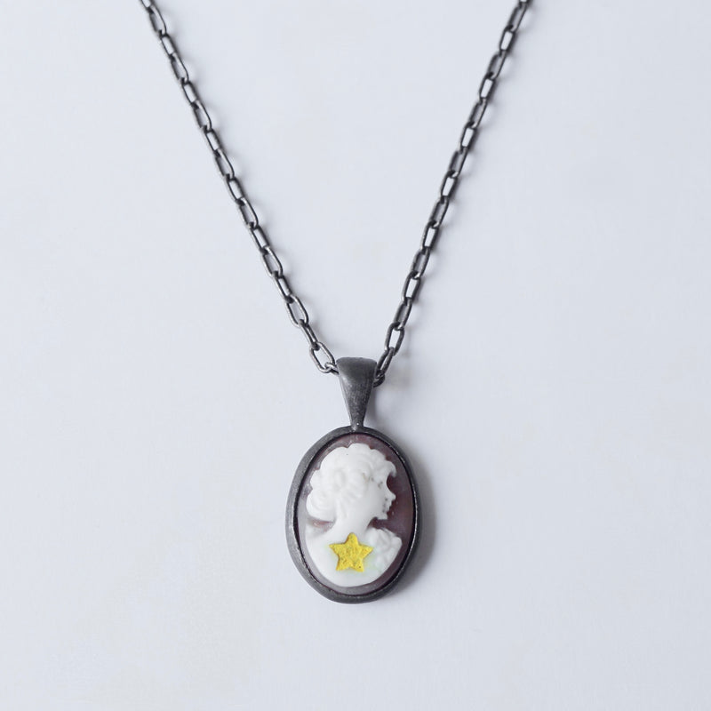 HIYU HAMASAKI / TATTOO CAMEO NECKLACE 12