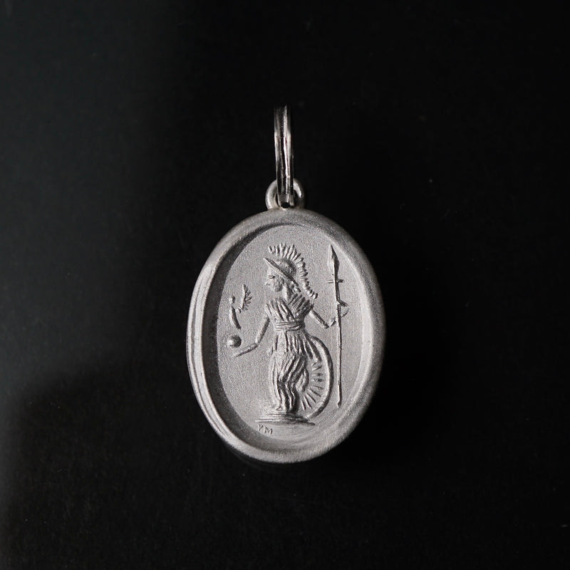 Maison de l’abeille / Seal ペンダントトップ「Athena」